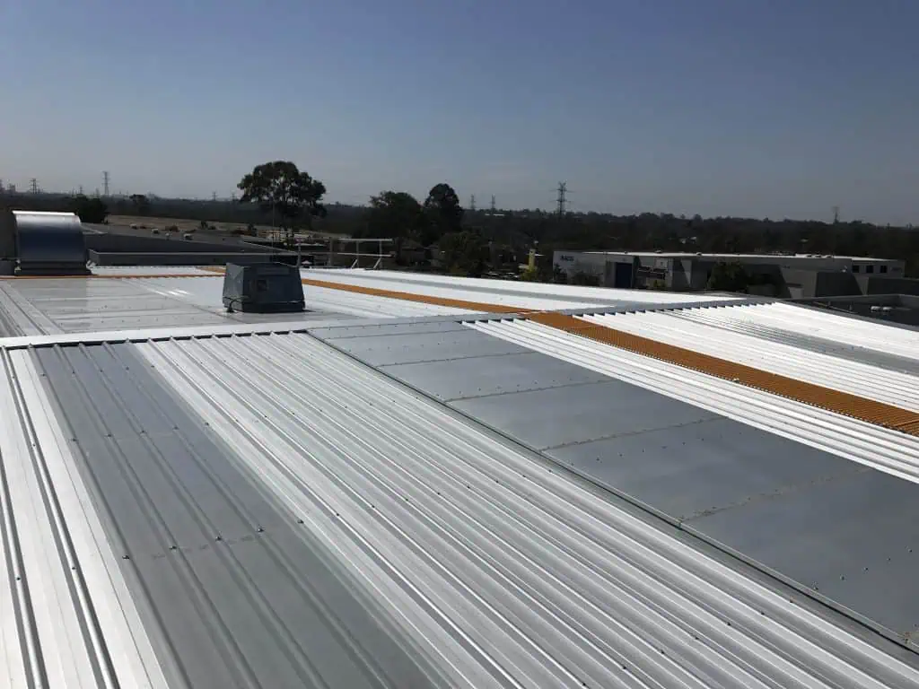 New commercial metal roof